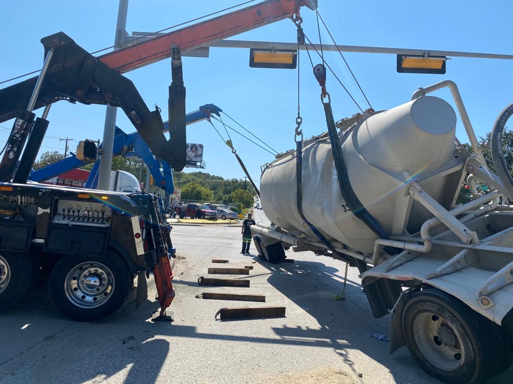 Gallery image 10 — box truck towing Dallas