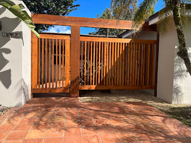 local fence experts Miami