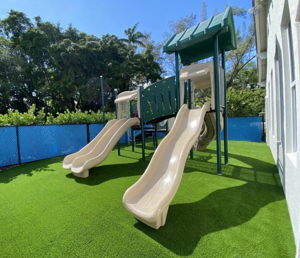eco friendly artificial grass Miami Beach photo