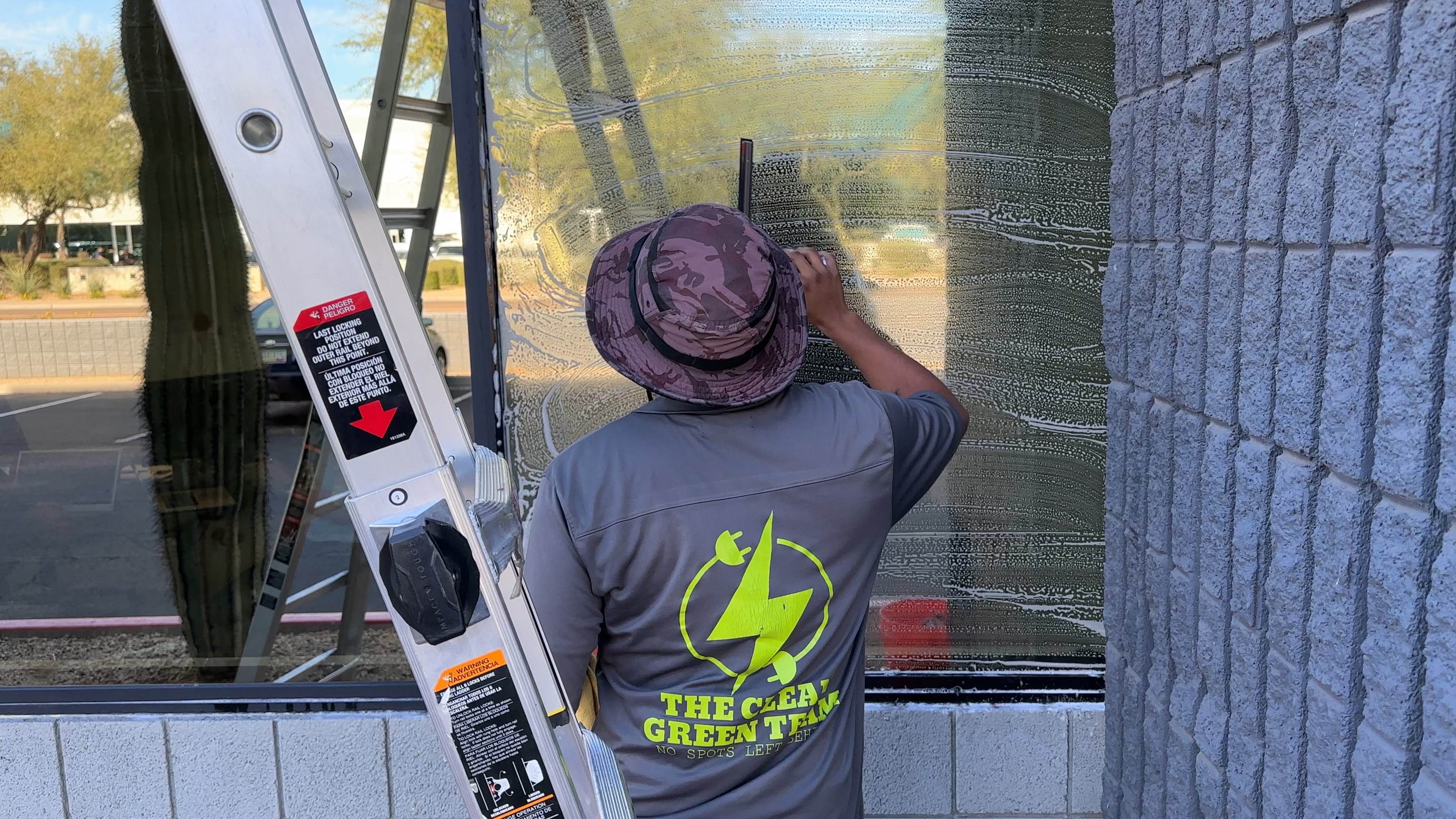 gutter cleaning Phoenix AZ photo