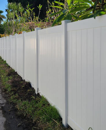 professional fence installers San Diego photo