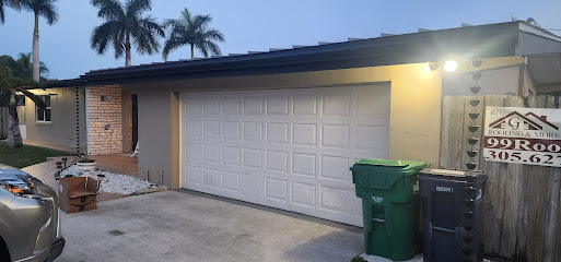 seamless rain gutters in Hollywood photo