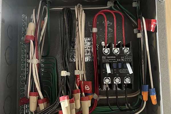 24/7 emergency electrical service NYC photo