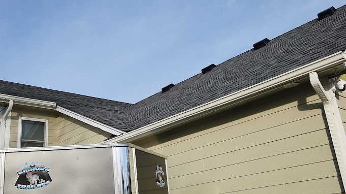 Bakeris Roofing photo