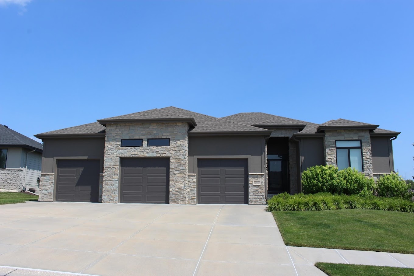 Scott’s Painting & Staining – Omaha’s Siding Repair & Painting Experts photo