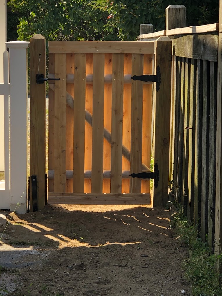 The American Fence Company – Quality Fencing in Eastern MA & Southern NH photo