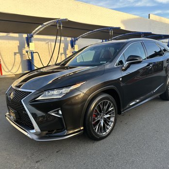 Torrance Car Wash – Fast, Convenient Car Wash with Free Vacuums photo