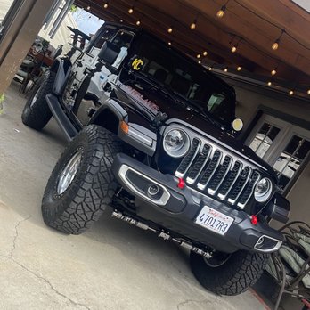 Auto Luxury Detail: Premium Mobile Detailing Services at Your Doorstep photo