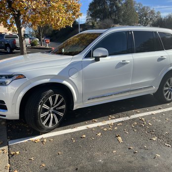 Mike's Craftline Detailing: Your Vehicle's Personalized Care photo